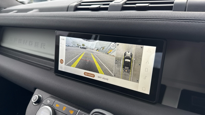 Land Rover Defender 3.0 D250 SE 110 5dr Auto Diesel Estate